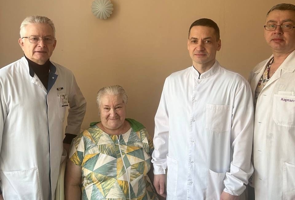 Врачи ярославской областной больницы спасли жизнь 71-летней пациентки со смертельным заболеванием. Врачи ярославской областной больницы спасли жизнь 71-летней пациентки со смертельным заболеванием.